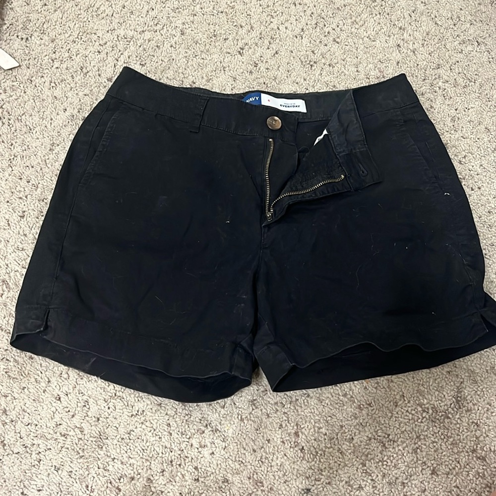 old navy. size 6 in black.